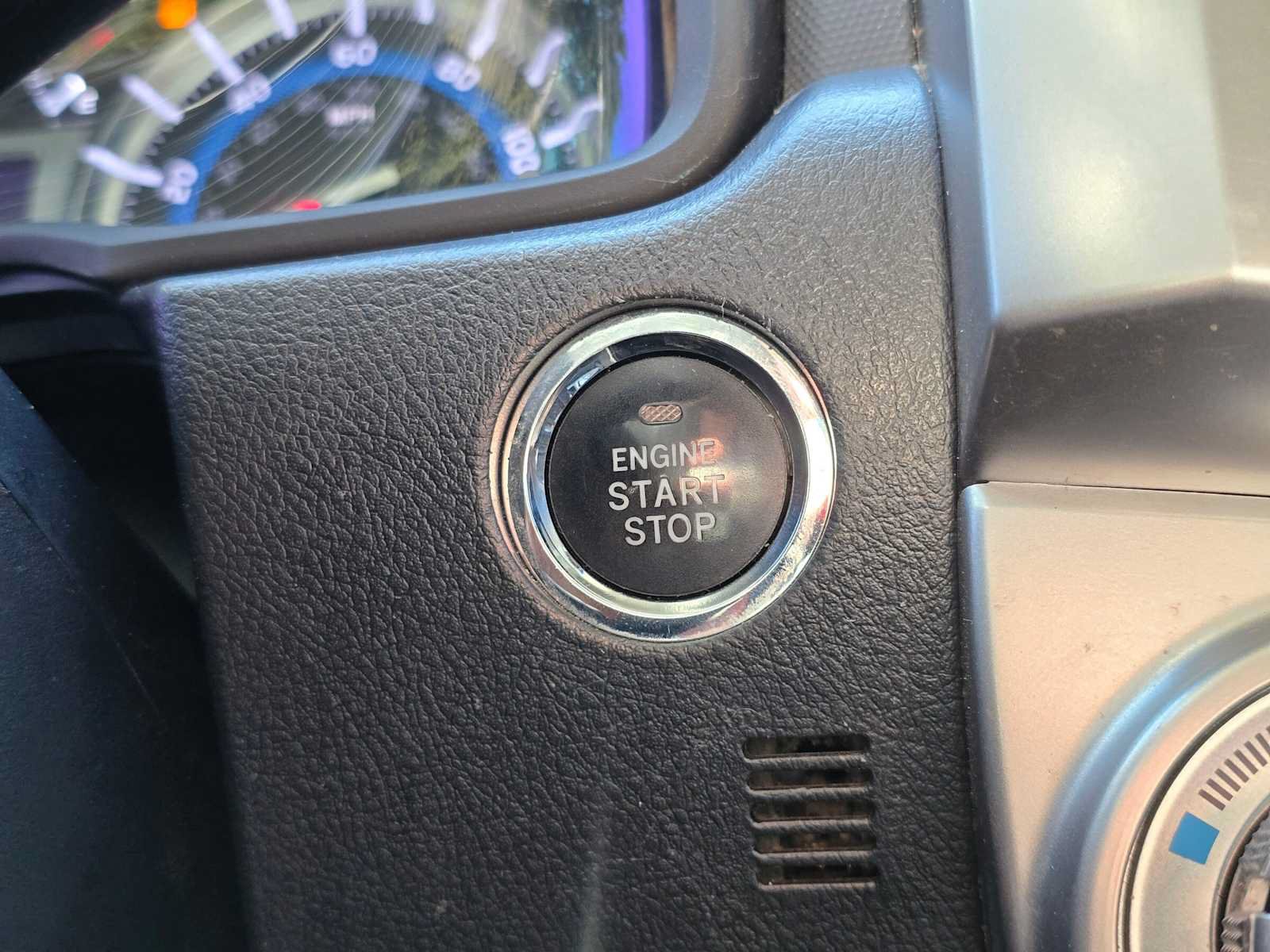 Used 2019 Toyota 4Runner Limited AWD/4WD image 31