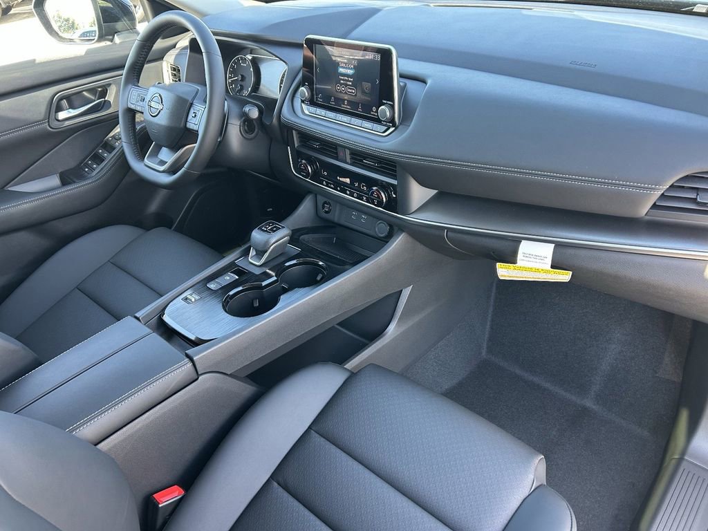 New 2026 Nissan Rogue Dark Armor image 8