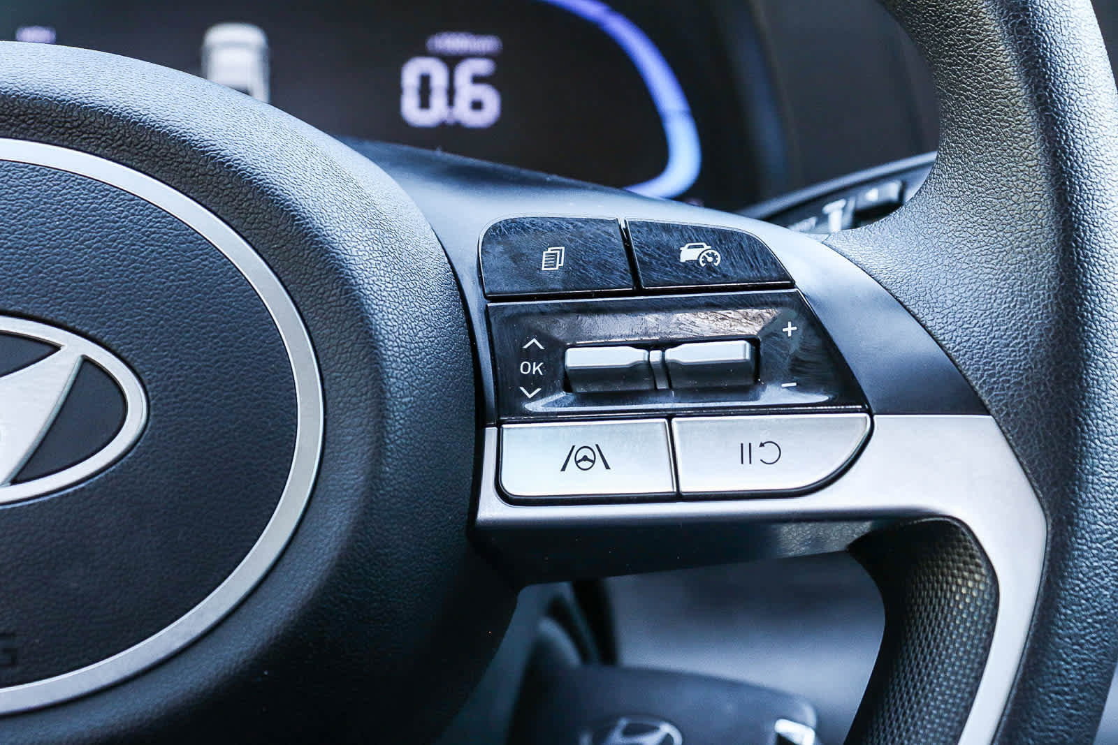 Used 2025 Hyundai Elantra SE image 18