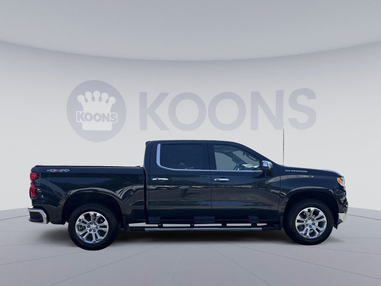 Used 2024 Chevrolet Silverado 1500 LTZ w/ LTZ Premium Package AWD/4WD image 8