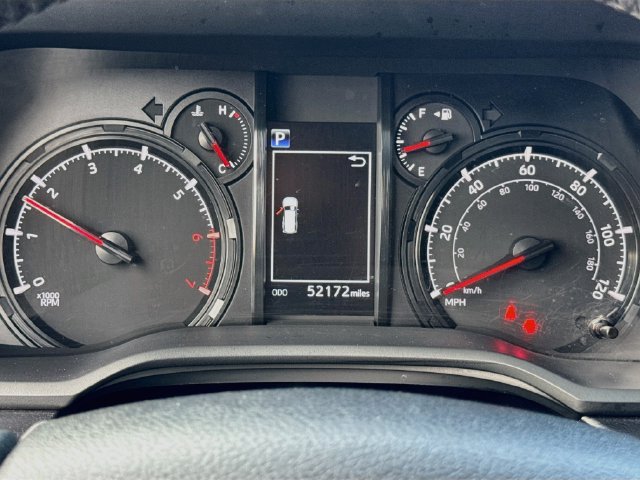 Used 2022 Toyota 4Runner SR5 Premium w/ Moonroof Package AWD/4WD image 13
