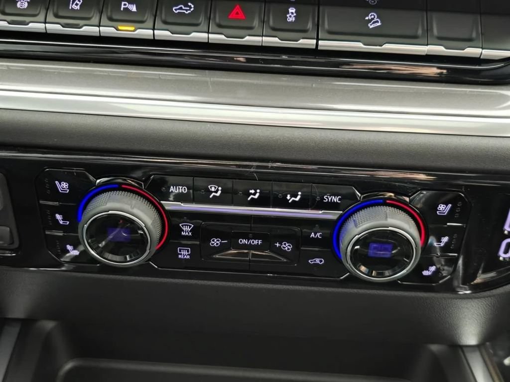 New 2026 Chevrolet Silverado 2500 High Country w/ High Country Premium Package AWD/4WD image 34