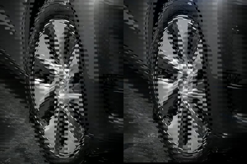 Used 2022 Tesla Model Y Long Range image 3