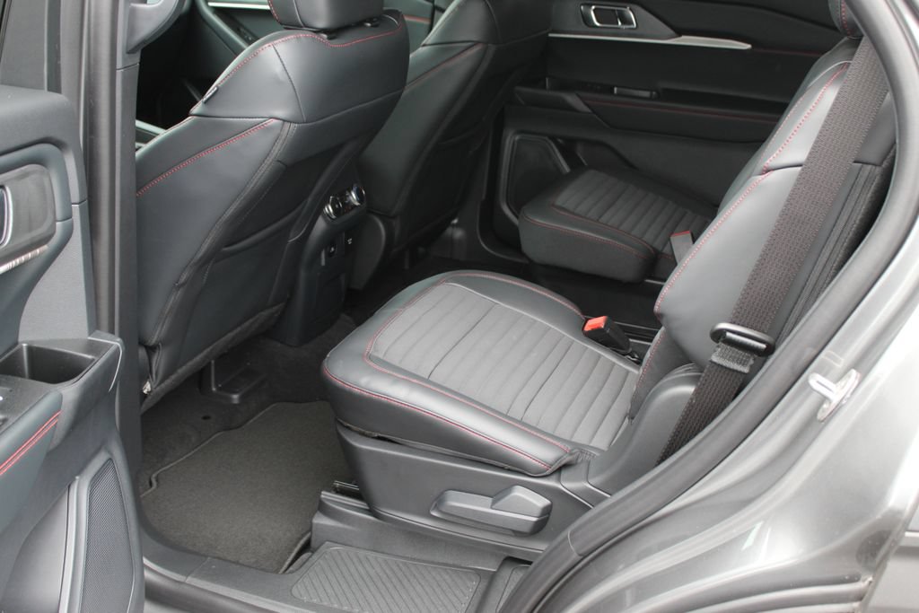New 2026 Ford Explorer ST-Line w/ ST-Line Street Pack AWD/4WD image 22