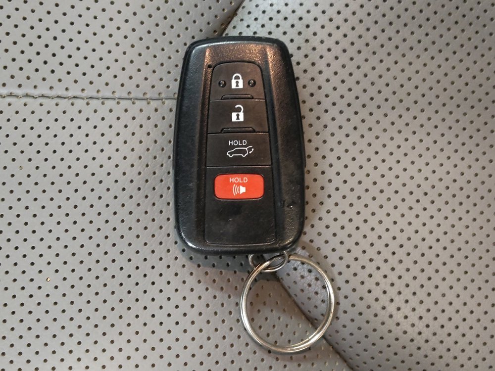 Used 2020 Toyota Highlander Platinum AWD/4WD image 32