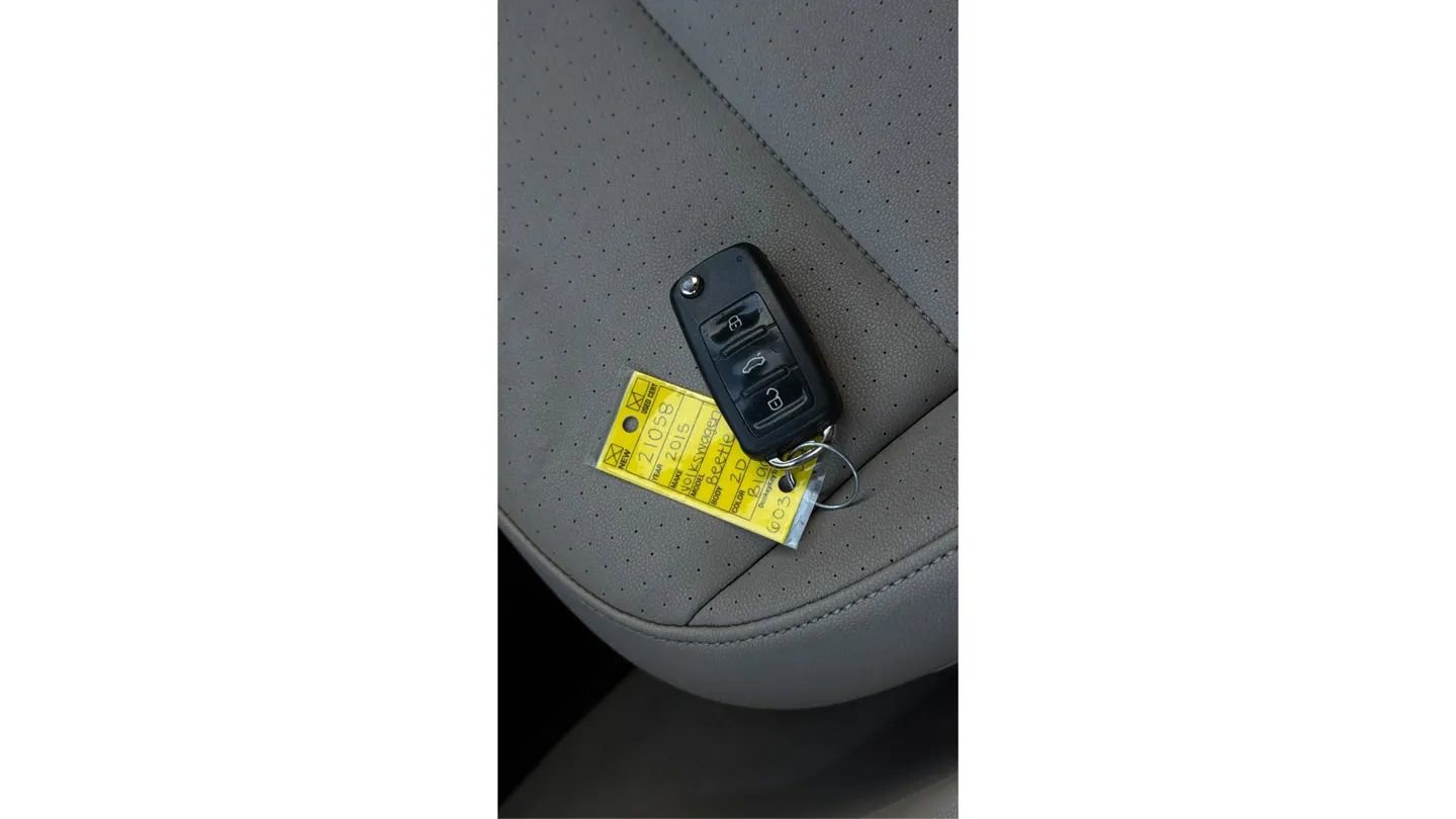Used 2015 Volkswagen Beetle 1.8T FWD image 37