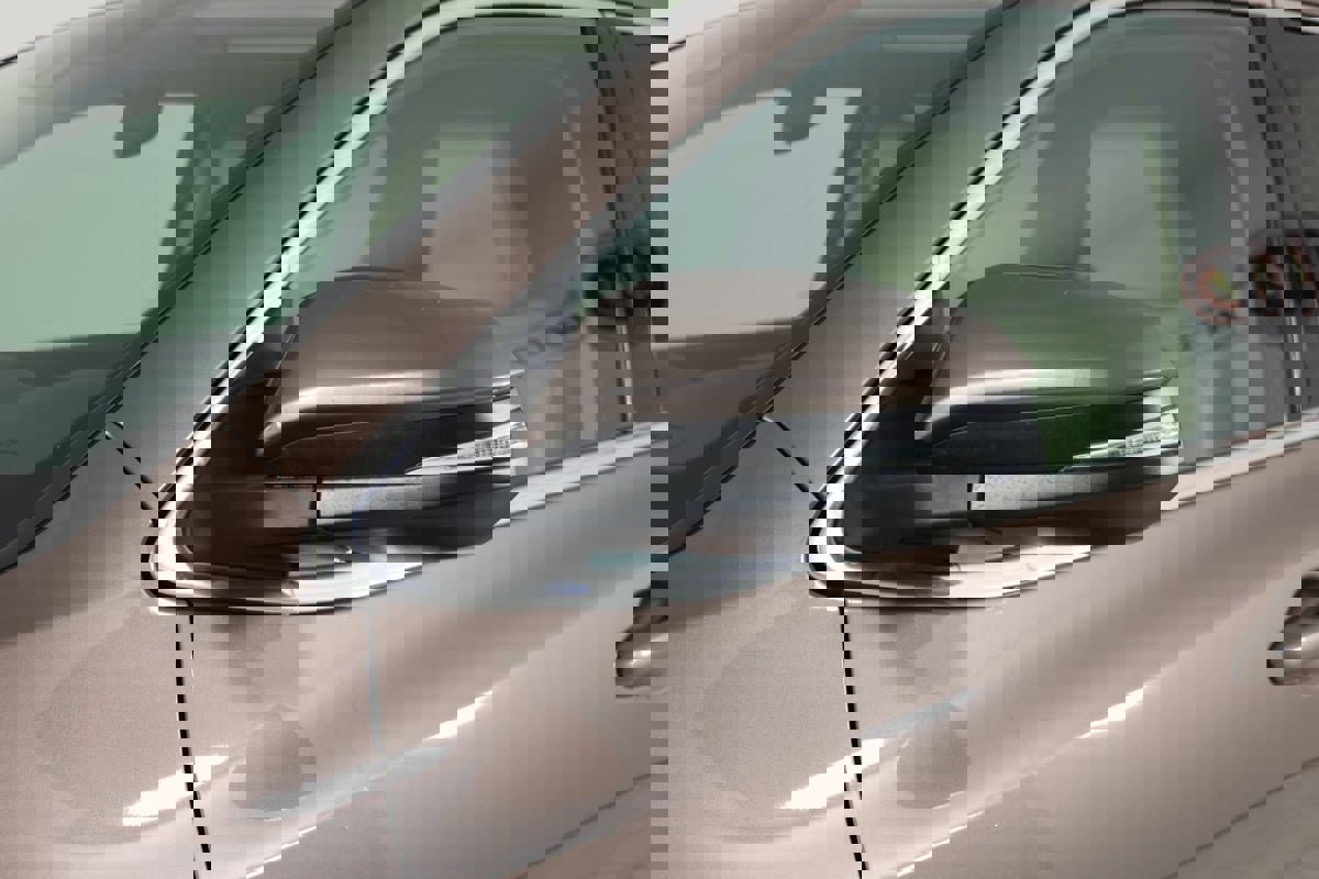 Used 2017 Toyota Highlander Plus image 49