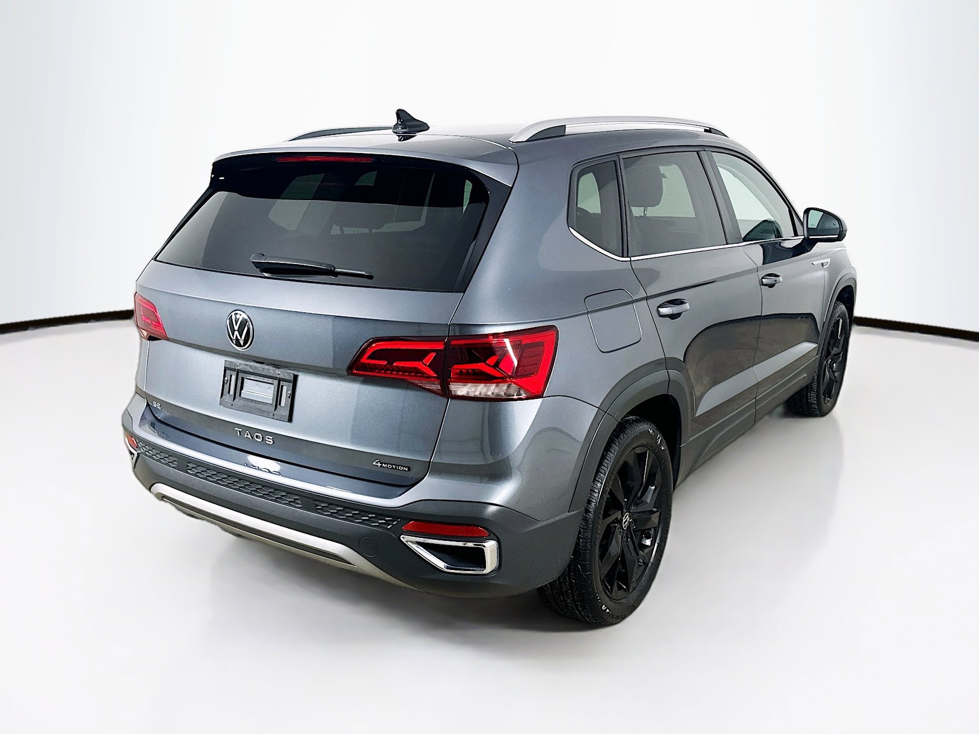 Used 2022 Volkswagen Taos SE w/ IQ.Drive SE Package image 6