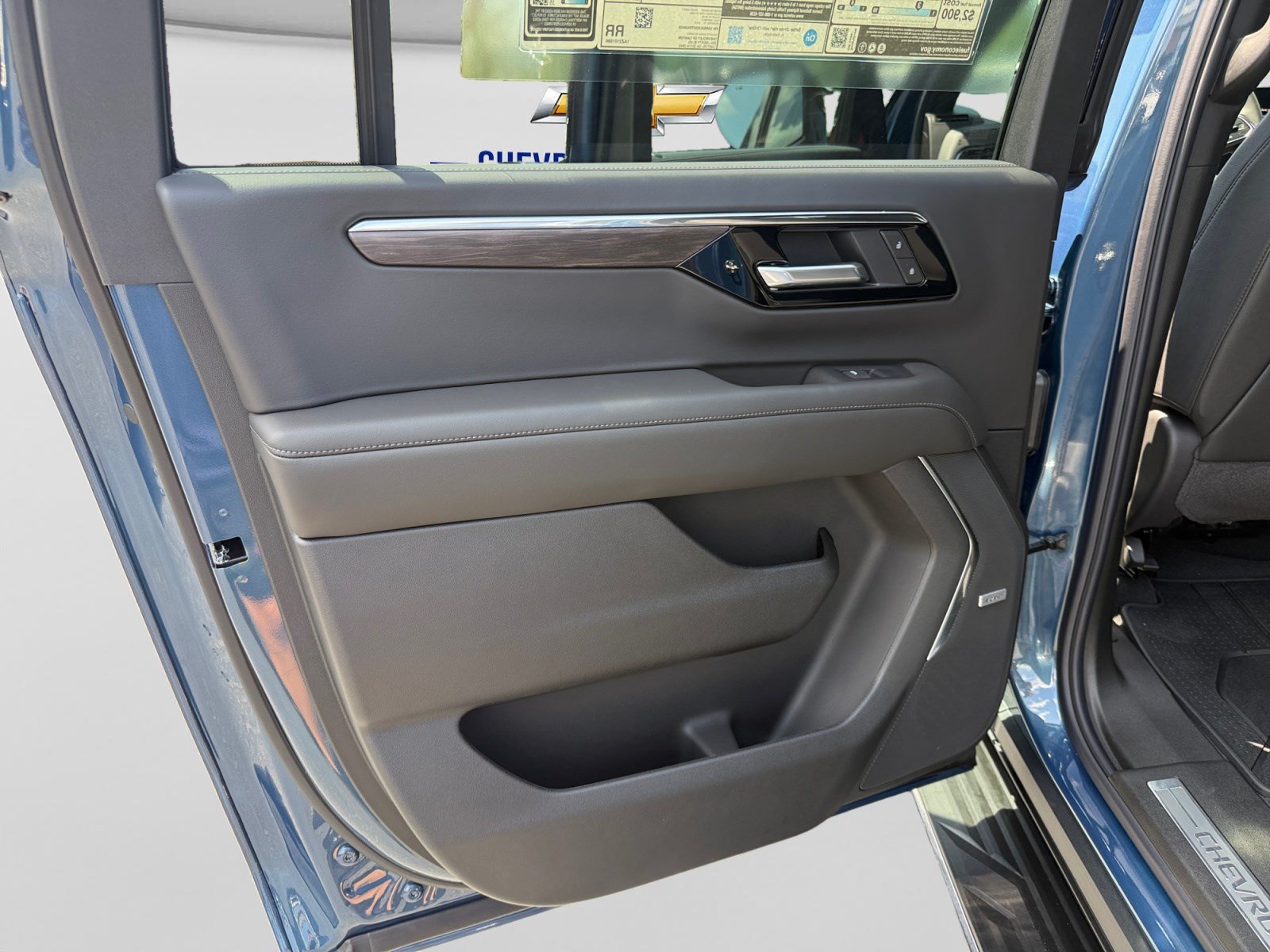 New 2026 Chevrolet Suburban LT w/ Advanced Technology Package RWD image 20