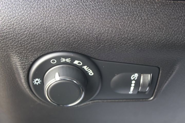 Used 2024 Jeep Compass Sport image 15