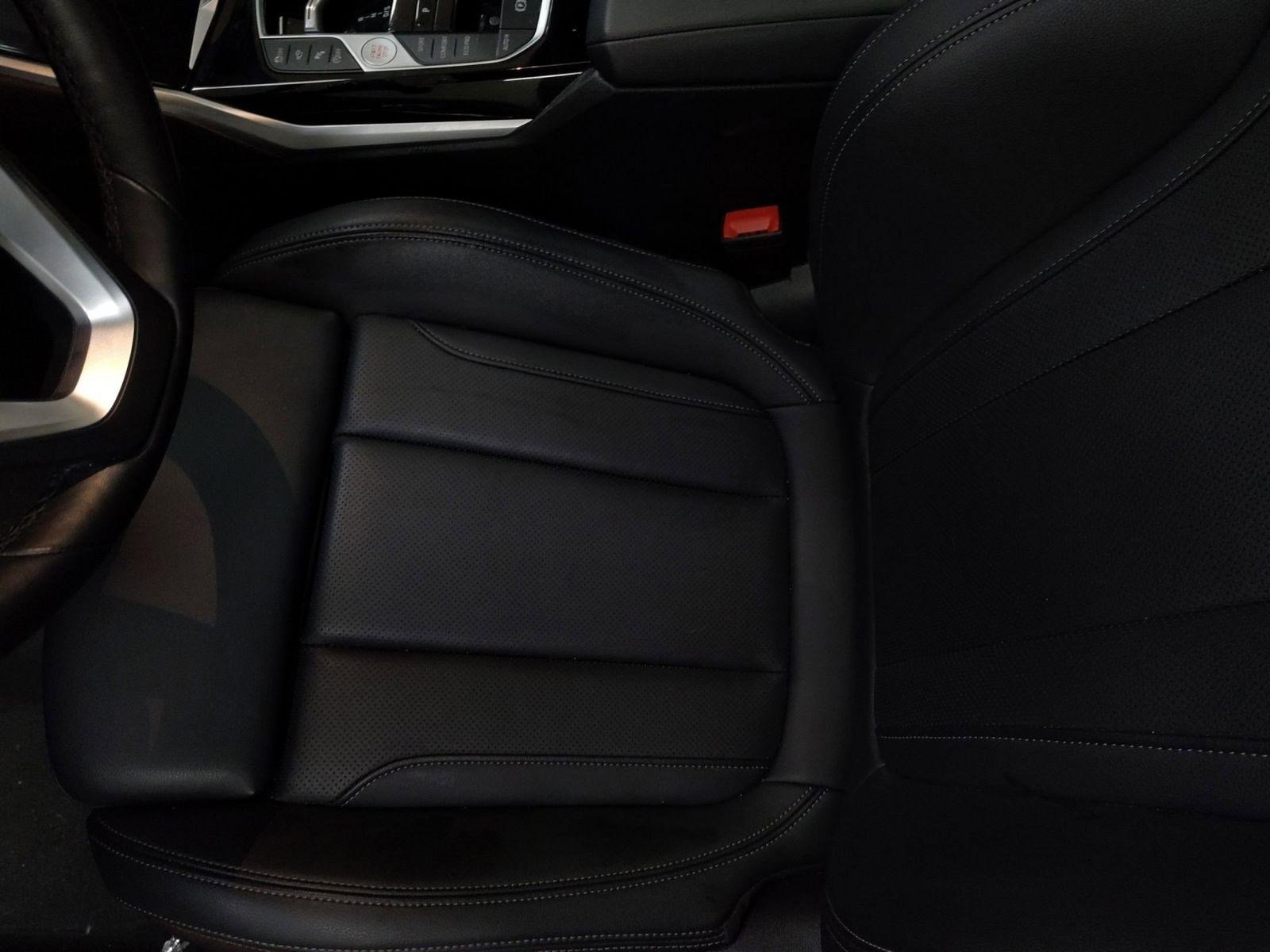 Used 2023 BMW 330i xDrive 330i xDrive w/ Premium Package image 11