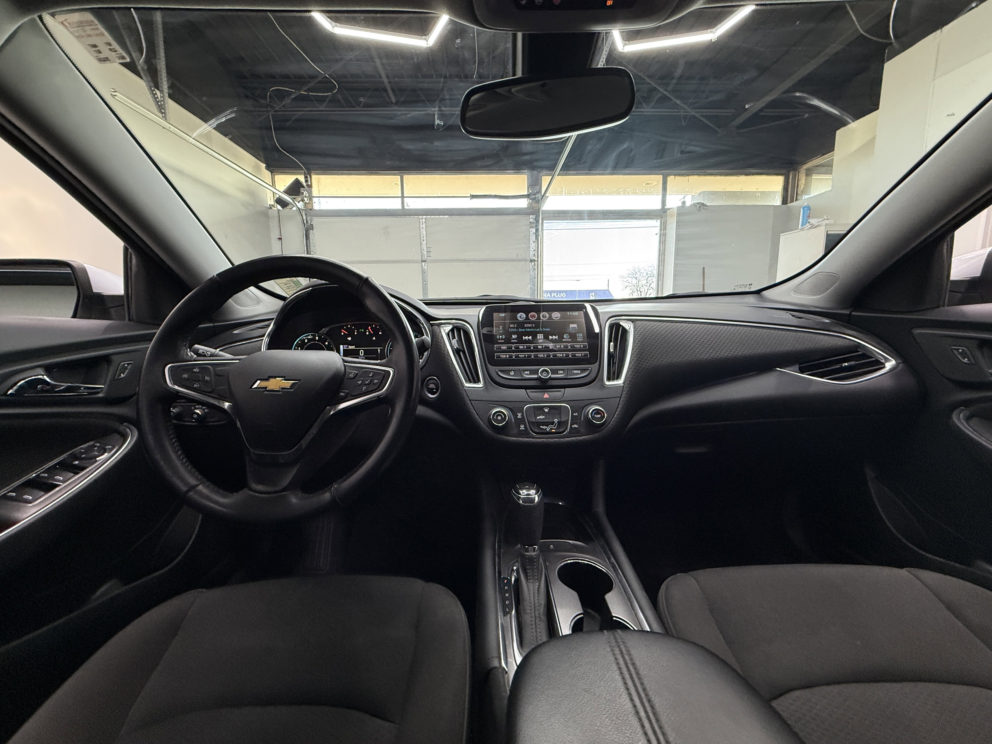 Used 2018 Chevrolet Malibu LT image 12