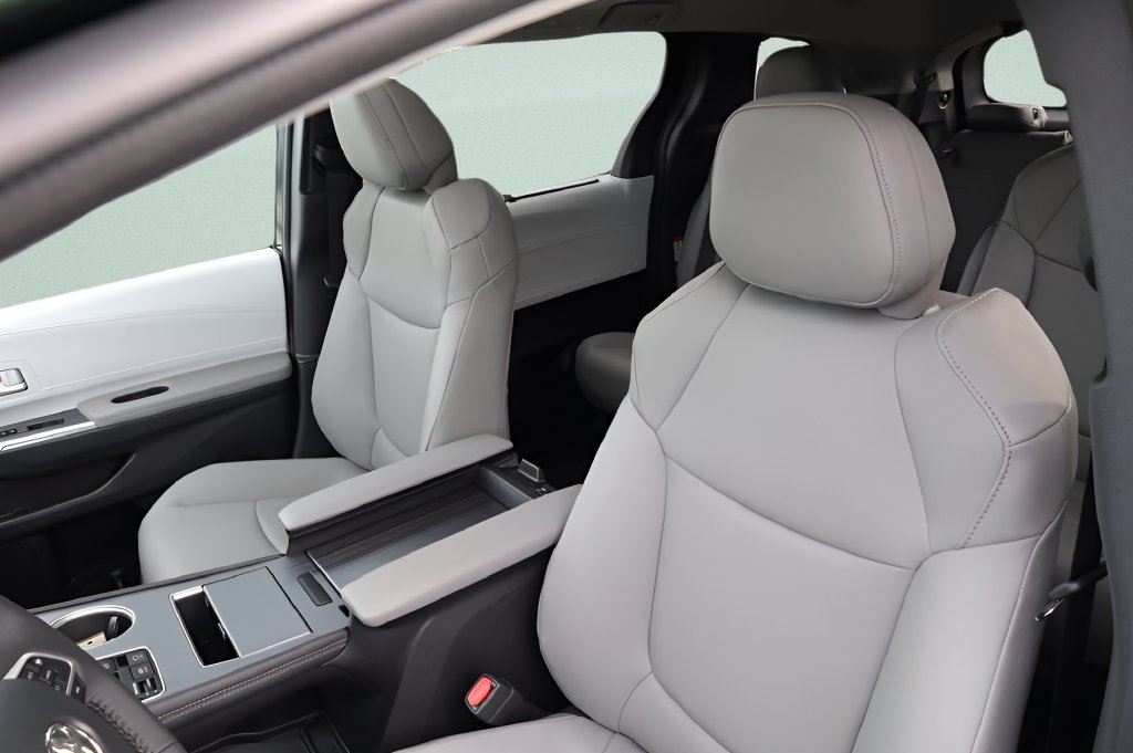 New 2026 Toyota Sienna XLE AWD/4WD image 8