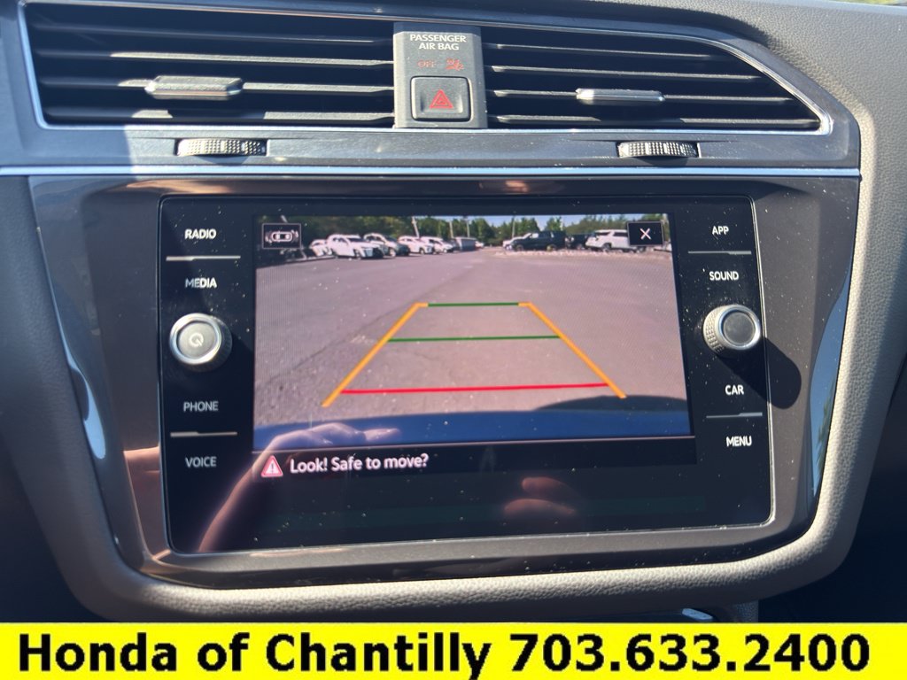 Used 2021 Volkswagen Tiguan SE w/ 3rd Row Seat Package AWD/4WD image 15