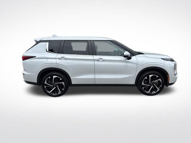 Used 2024 Mitsubishi Outlander SE AWD/4WD image 6