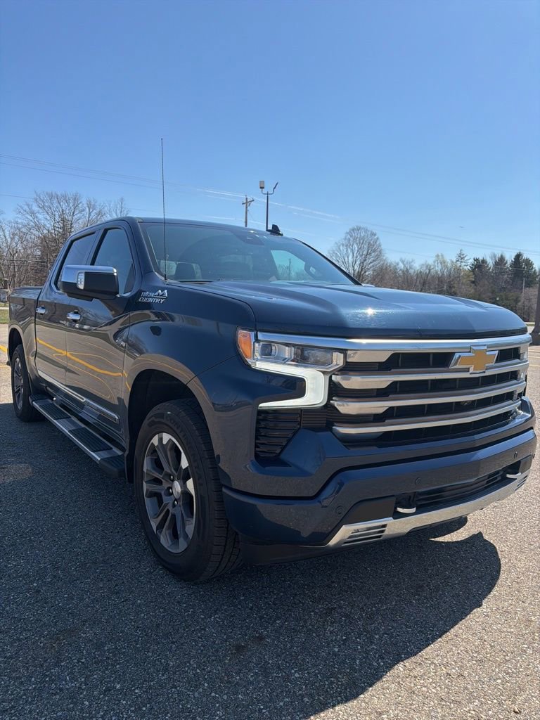 Used 2022 Chevrolet Silverado 1500 High Country image 3