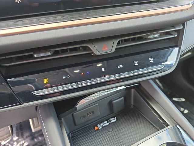 Used 2025 Buick Envision Sport Touring AWD/4WD image 31