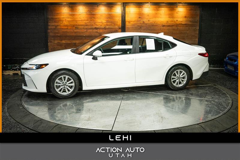 Used 2025 Toyota Camry LE FWD image 1