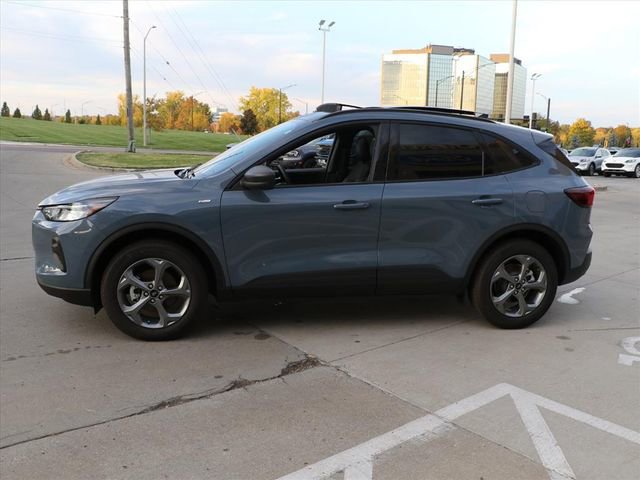 Used 2025 Ford Escape ST-Line w/ Tech Pack #1 image 3