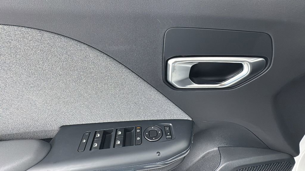 New 2025 Kia K4 EX image 17