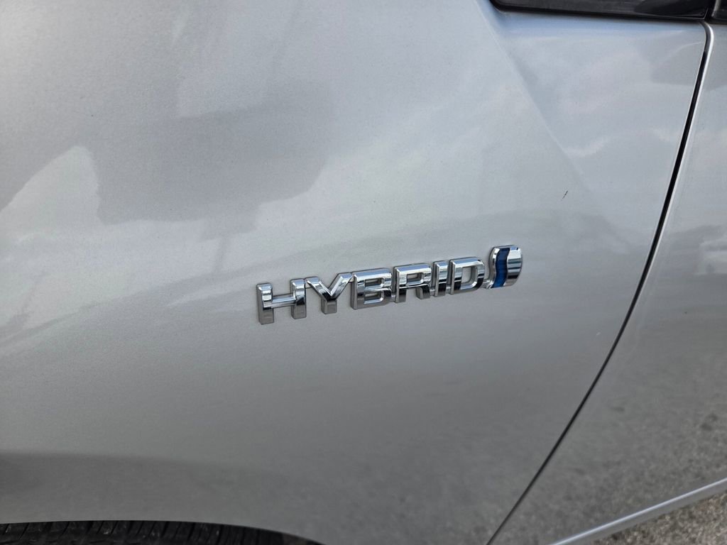 Used 2016 Toyota Prius Four image 4