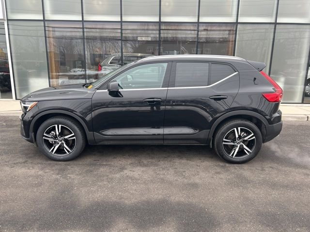Certified 2025 Volvo XC40 B5 Core video 2