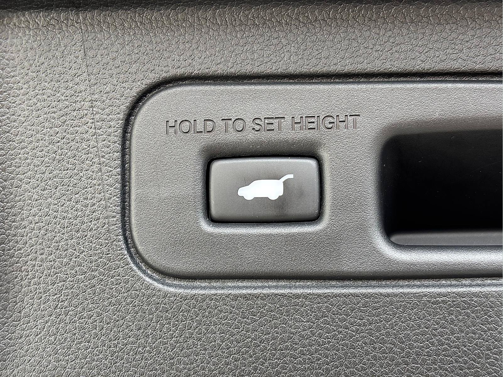Certified 2025 Honda Pilot Touring image 6