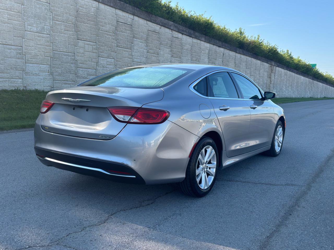 Used 2017 Chrysler 200 Limited w/ Driver Assist Package FWD image 5