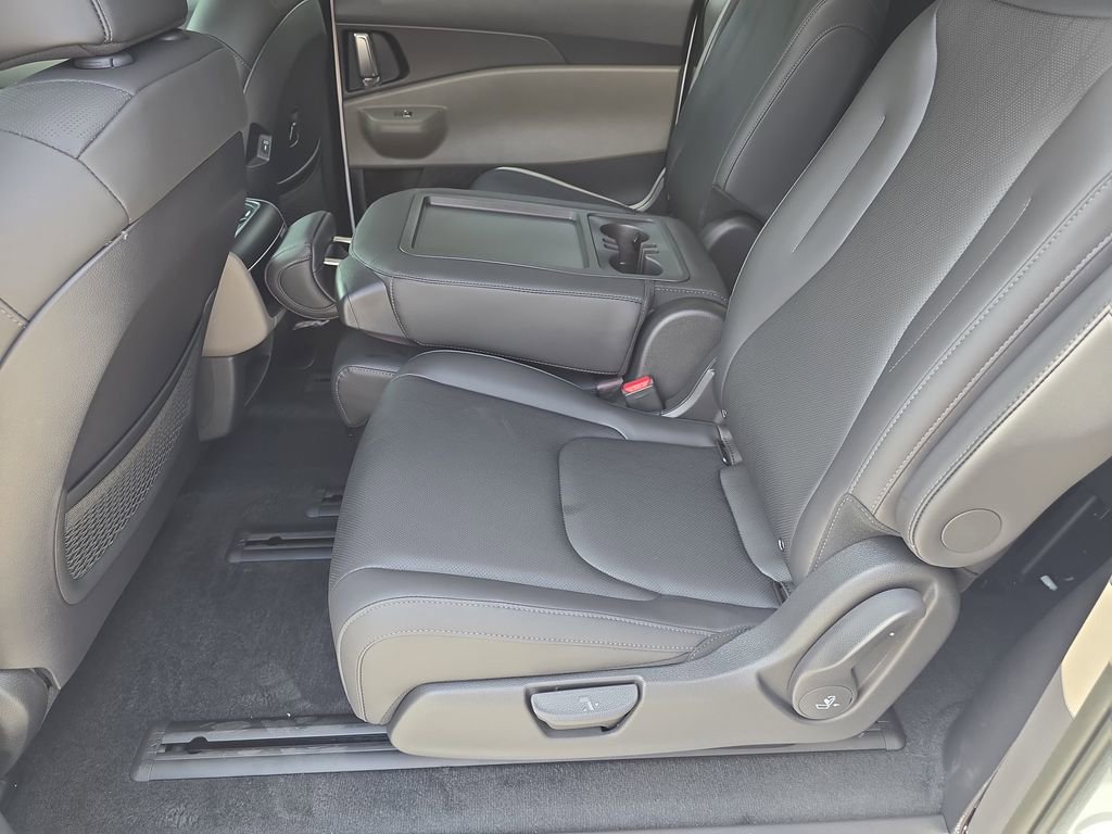 New 2026 Kia Carnival EX image 17