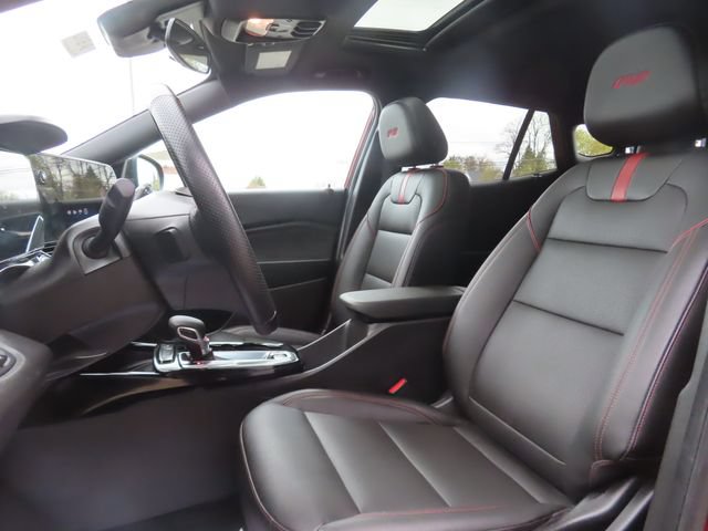 Used 2024 Chevrolet Trax RS w/ Sunroof Package FWD image 21
