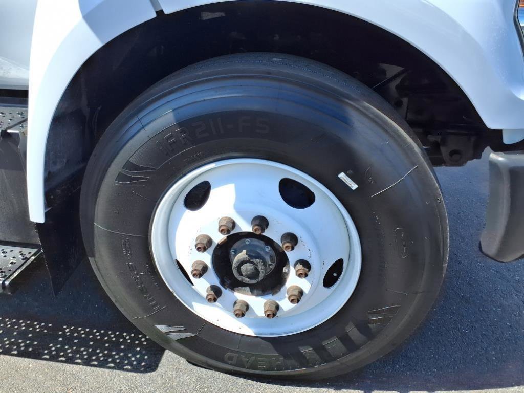 Used 2017 Ford F750 2WD Regular Cab Super Duty image 28