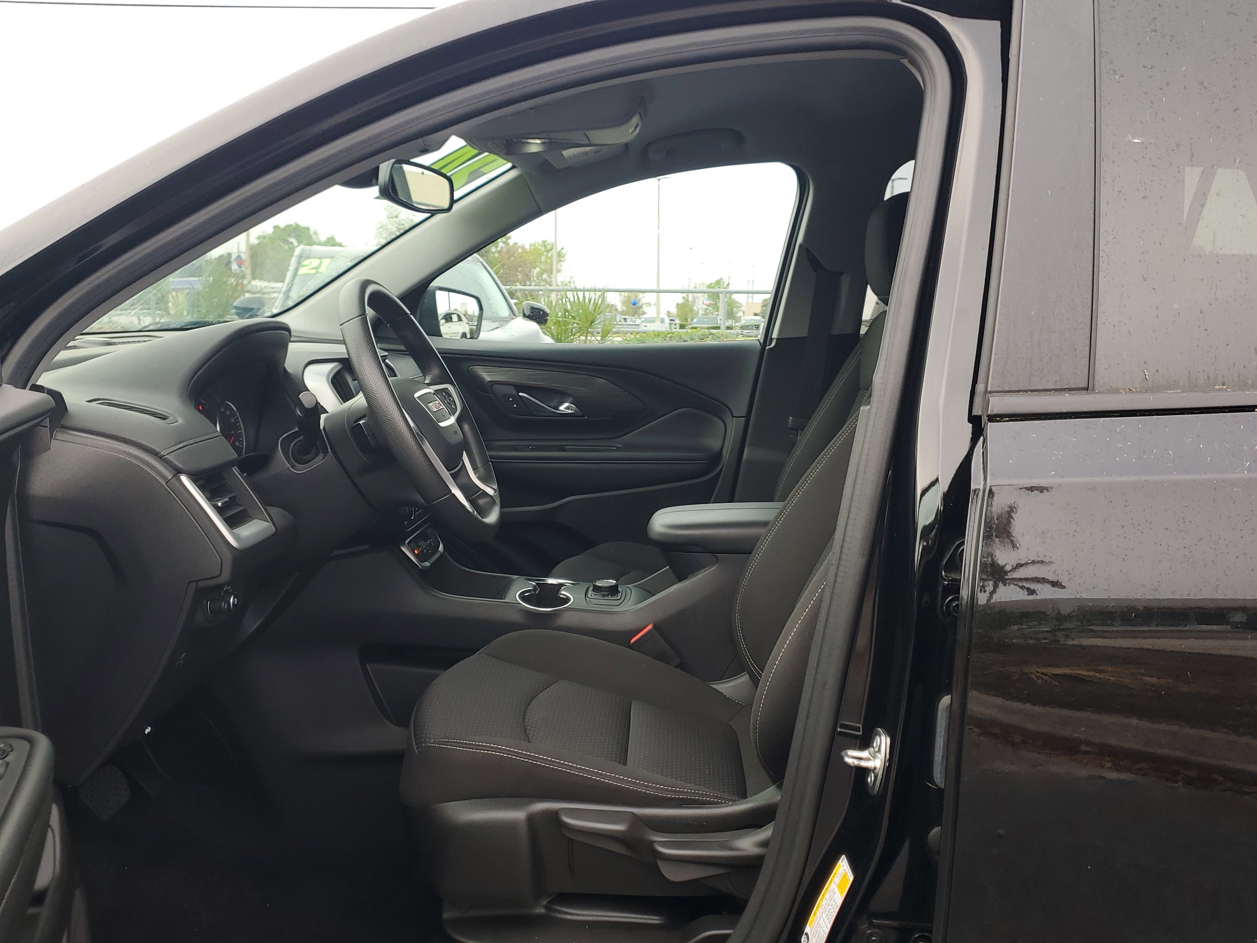 Used 2024 GMC Terrain SLE image 18