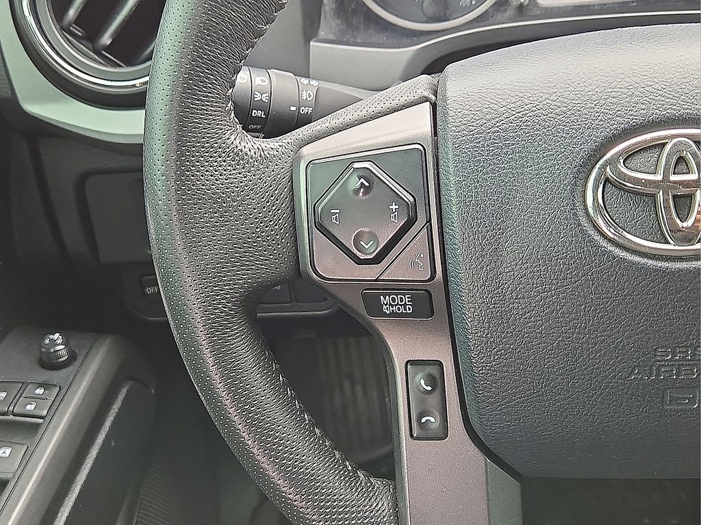 Used 2019 Toyota Tacoma TRD Off-Road w/ Technology Package image 18
