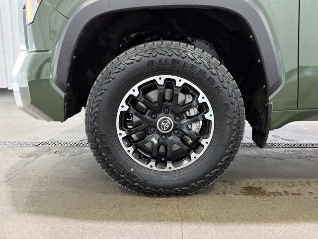 Certified 2022 Toyota Tundra SR5 w/ TRD Off-Road Premium Package AWD/4WD image 23