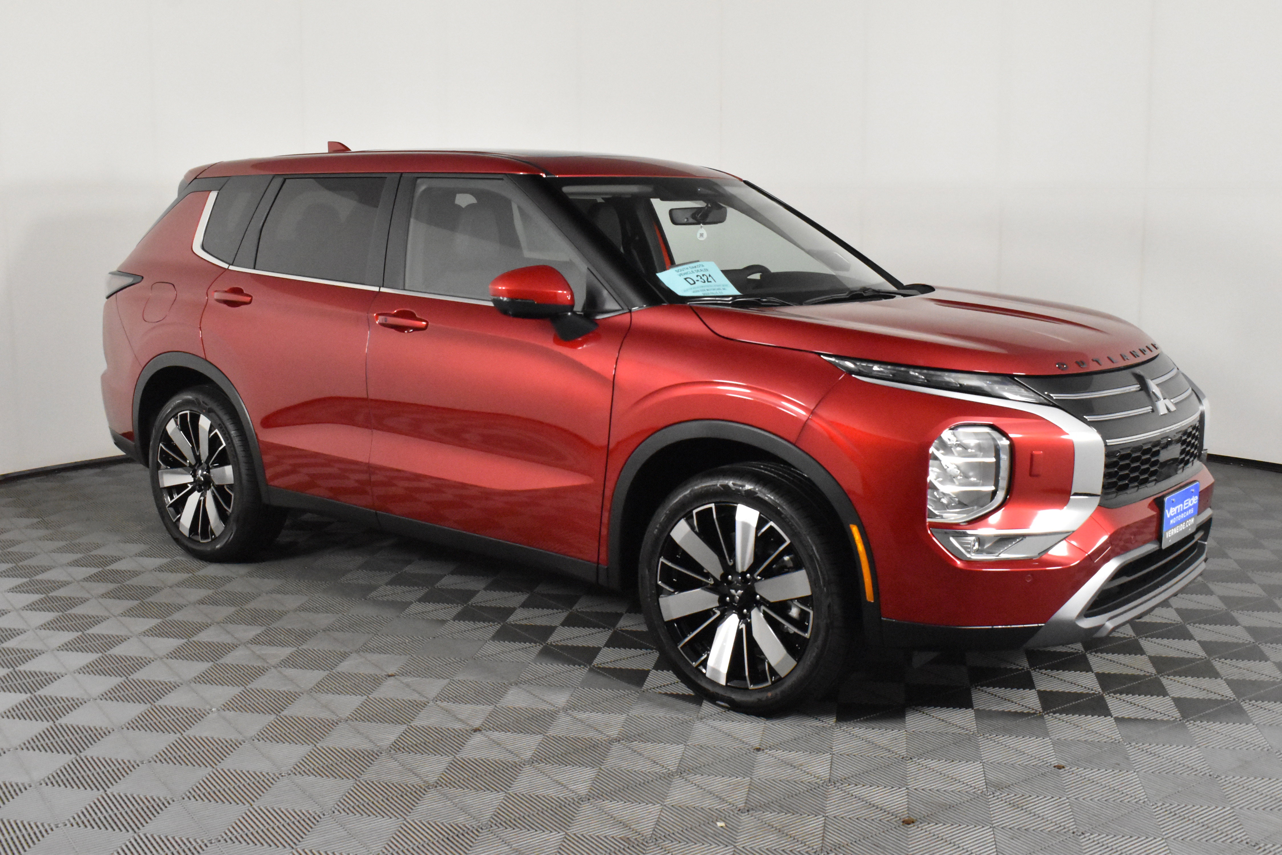 New 2025 Mitsubishi Outlander SE image 4