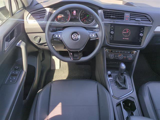 Used 2020 Volkswagen Tiguan SE image 33