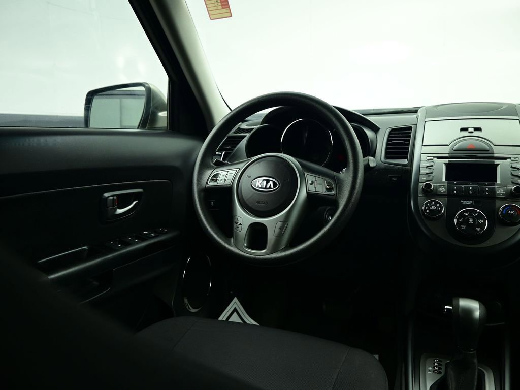 Used 2011 Kia Soul + image 38