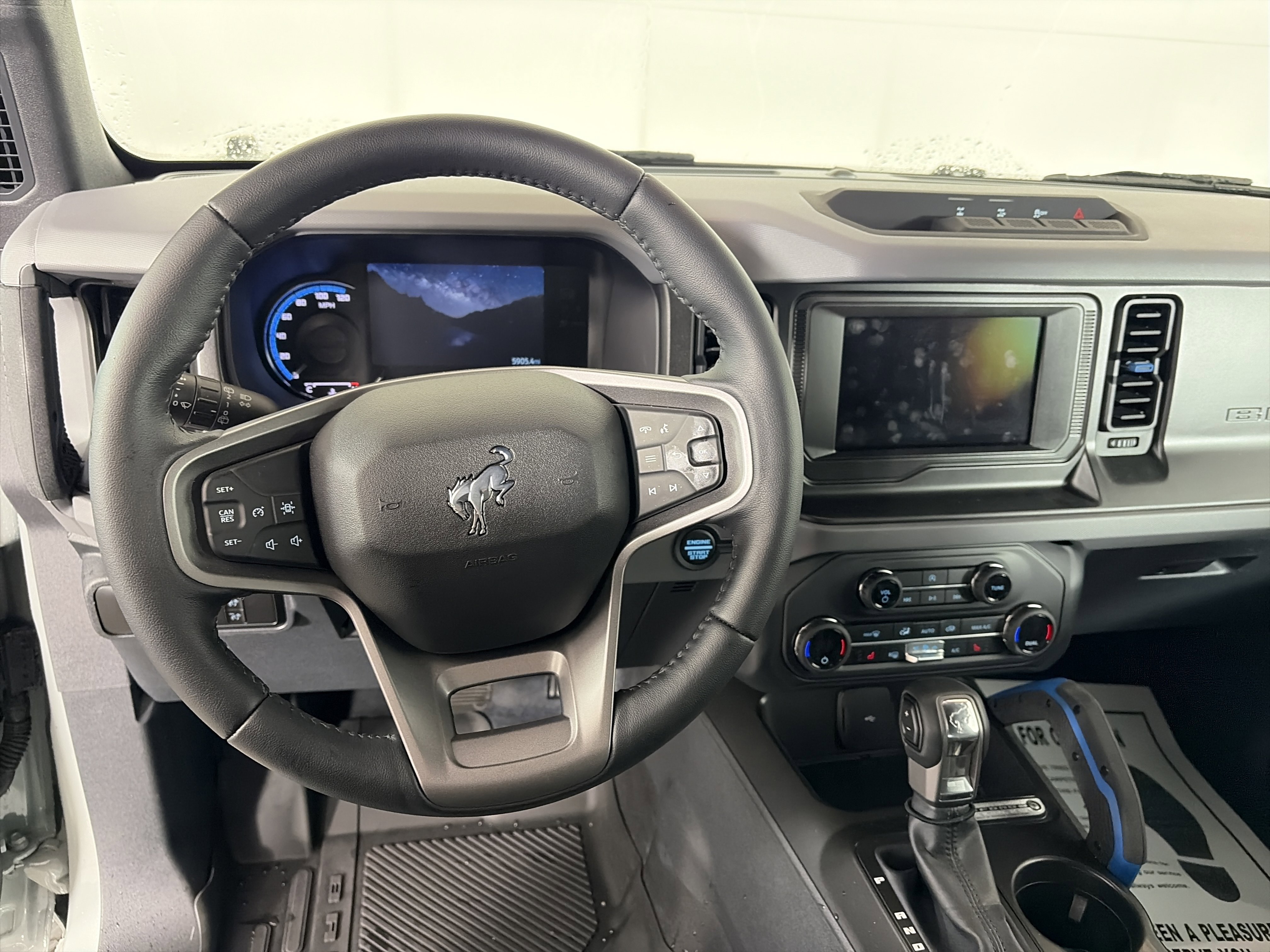 Used 2023 Ford Bronco Black Diamond image 3