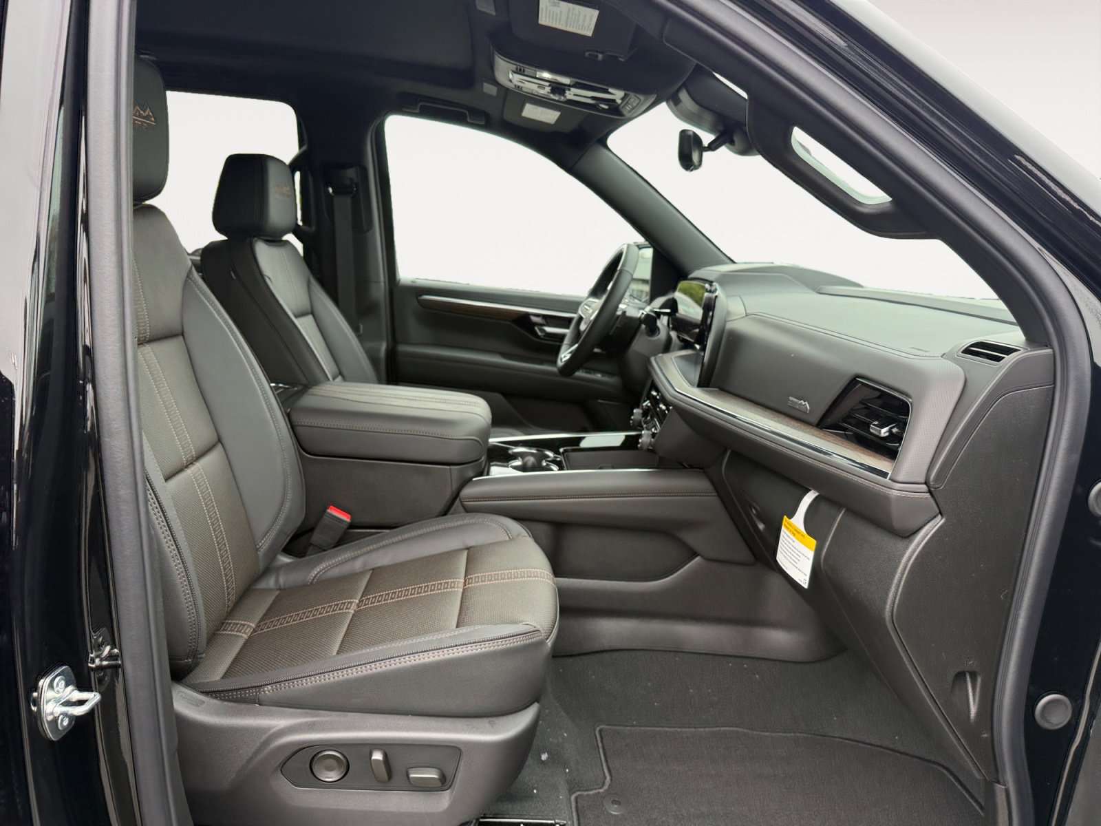 New 2026 Chevrolet Tahoe High Country AWD/4WD image 19
