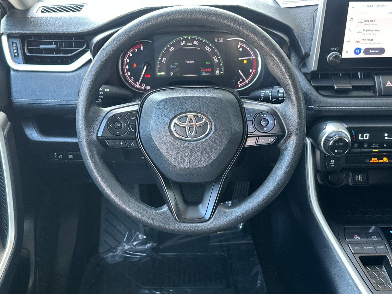 Used 2025 Toyota RAV4 XLE FWD image 13