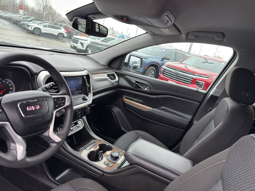 Used 2023 GMC Acadia SLE w/ Driver Convenience Package image 26