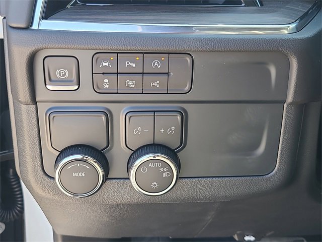 New 2026 Chevrolet Suburban LS image 25