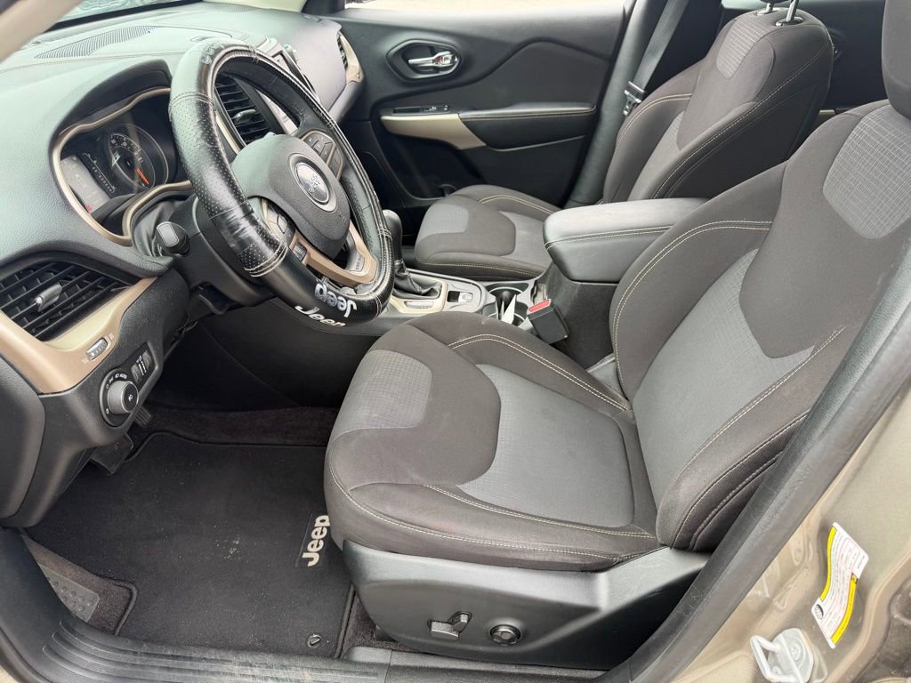 Used 2017 Jeep Cherokee Latitude w/ Trailer Tow Group image 23