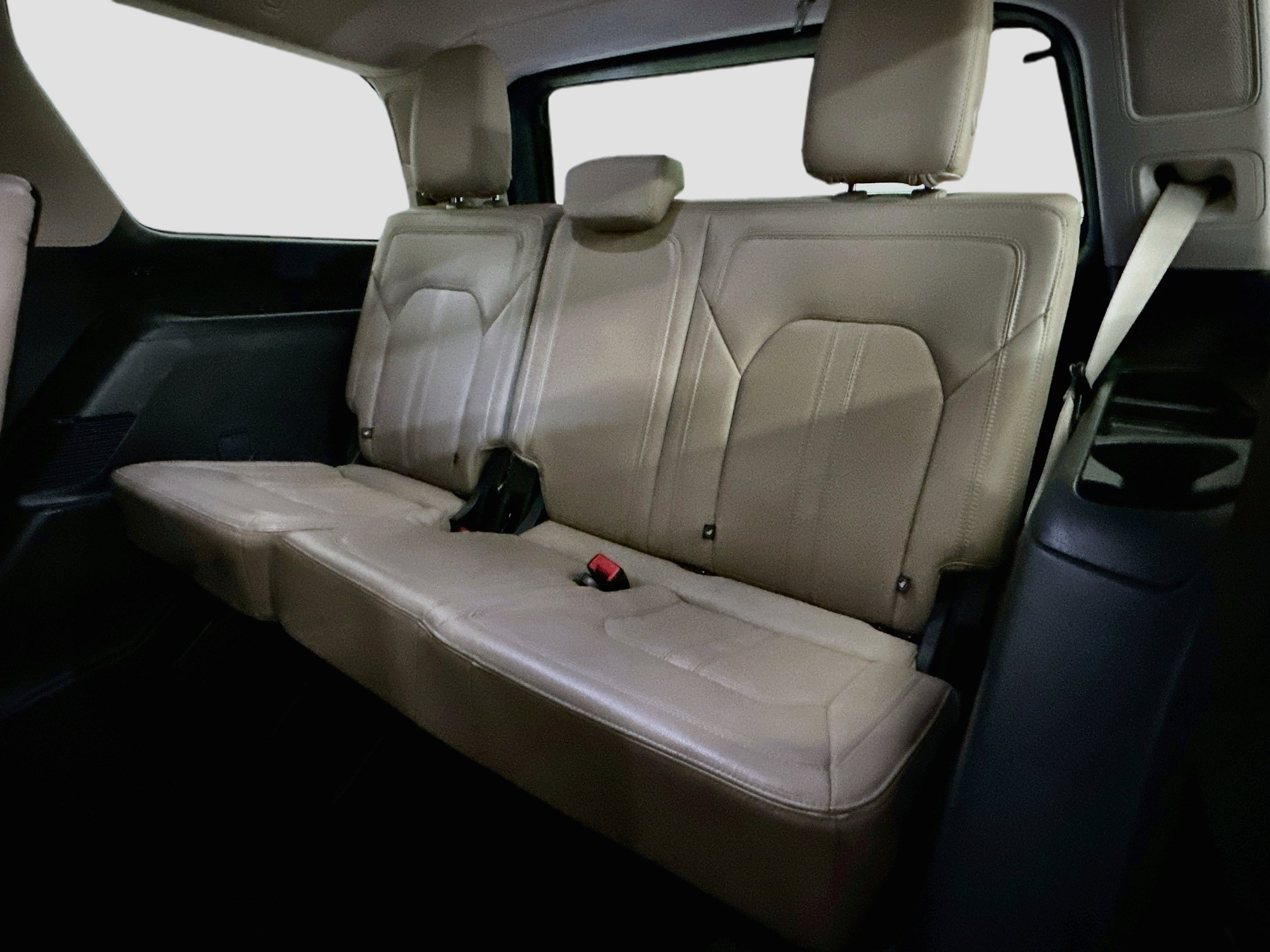 Used 2024 Ford Expedition Limited AWD/4WD image 31