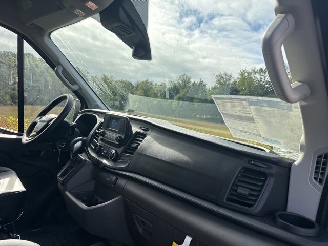 New 2025 Ford Transit 250 148 Medium Roof image 30