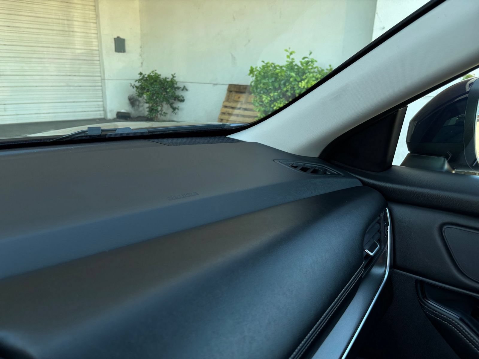 Used 2025 Nissan Rogue SV FWD image 36