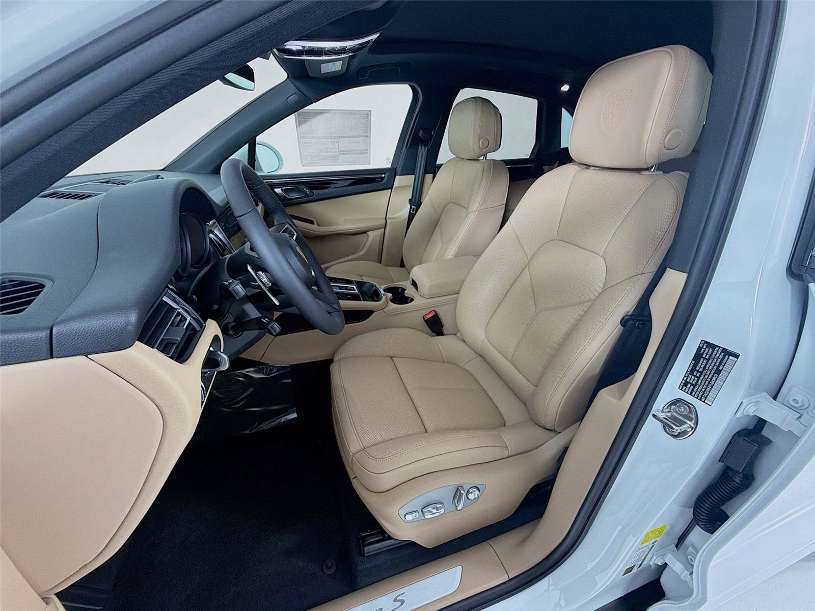 New 2026 Porsche Macan S AWD/4WD image 5