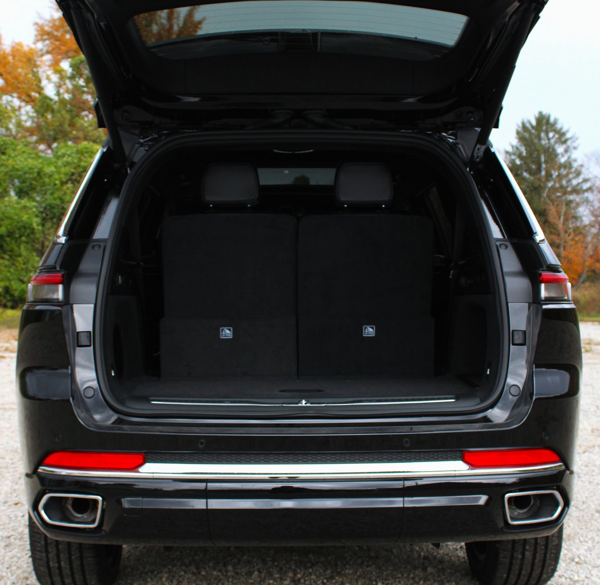 New 2025 Jeep Grand Cherokee L Overland w/ Advanced Protech Group III image 12