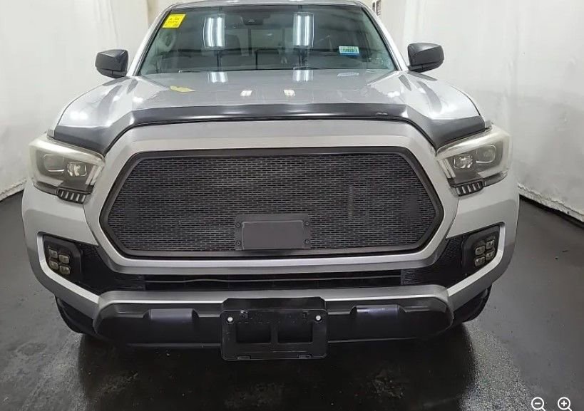 Used 2018 Toyota Tacoma SR w/ SR Convenience Package RWD image 5