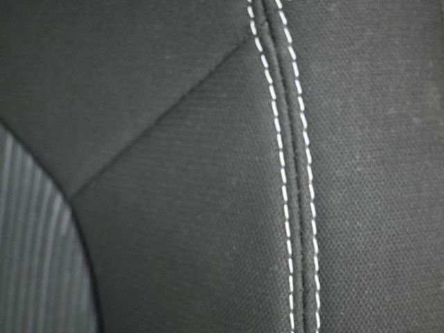 Used 2022 Chrysler Voyager LX image 14